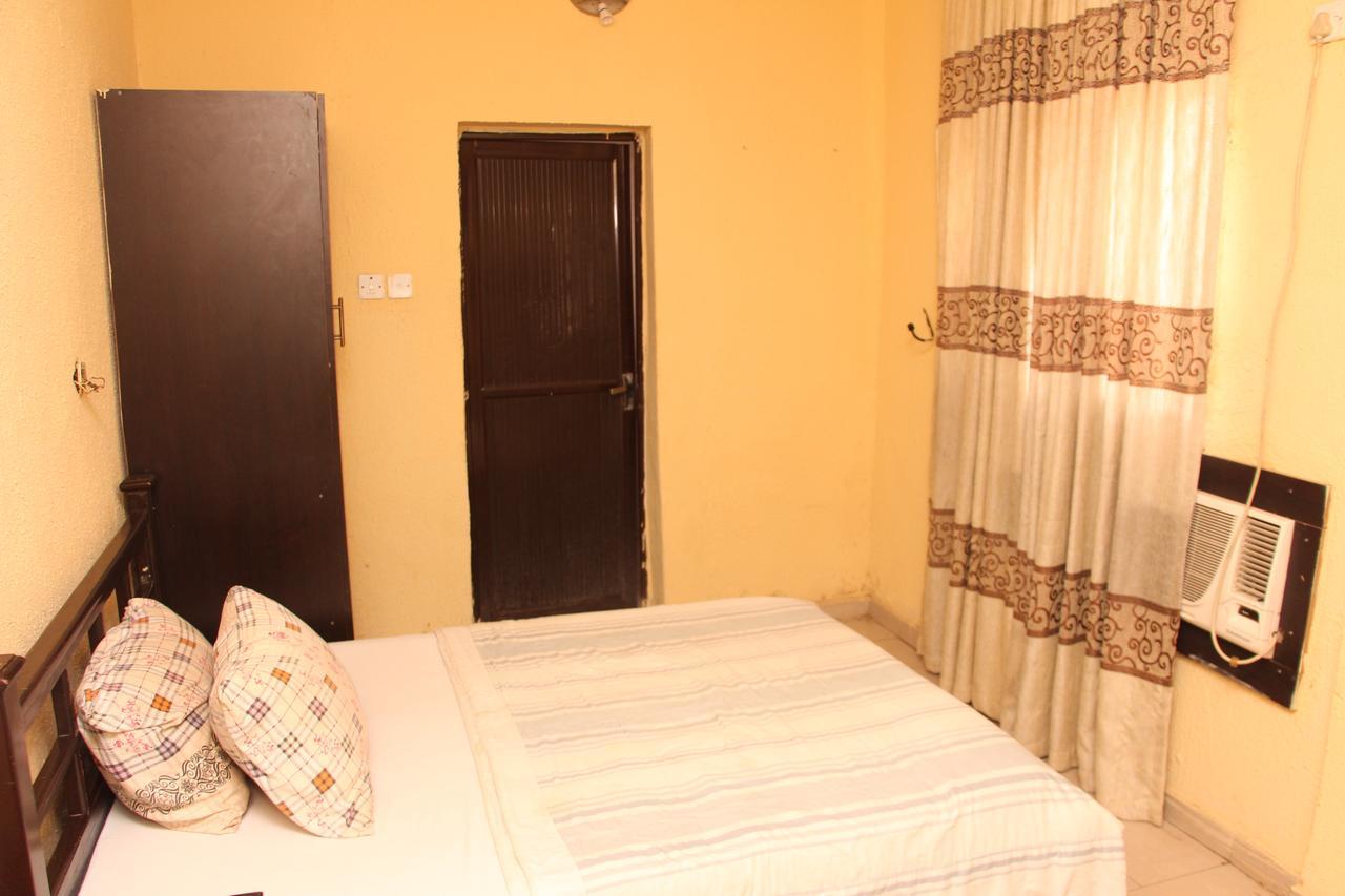 Sapphire Guest House Abuja Esterno foto
