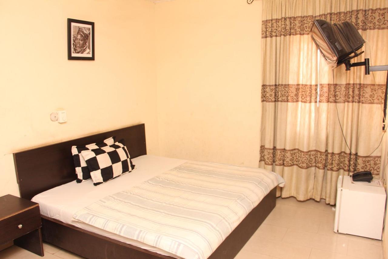 Sapphire Guest House Abuja Esterno foto