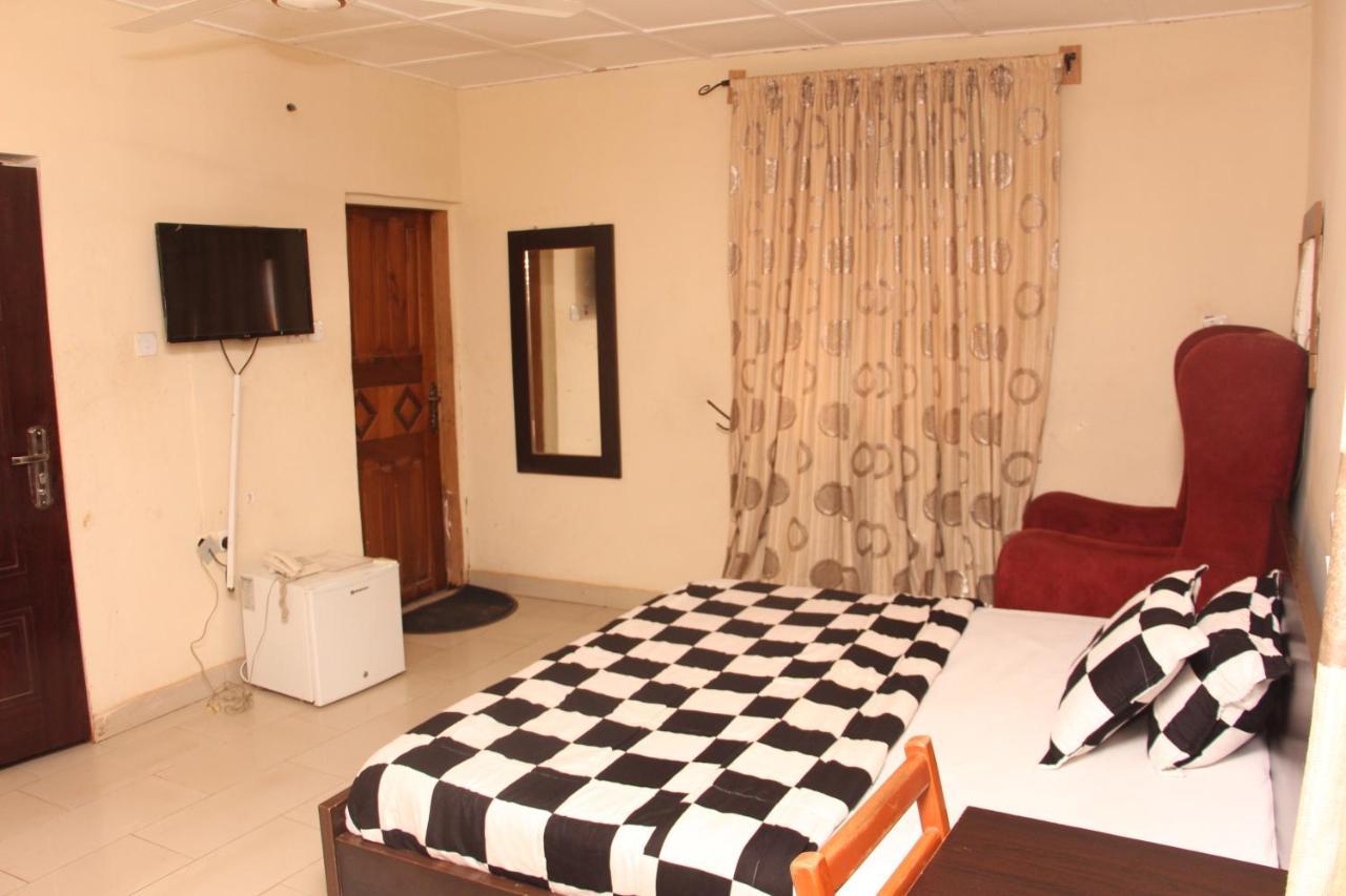 Sapphire Guest House Abuja Esterno foto