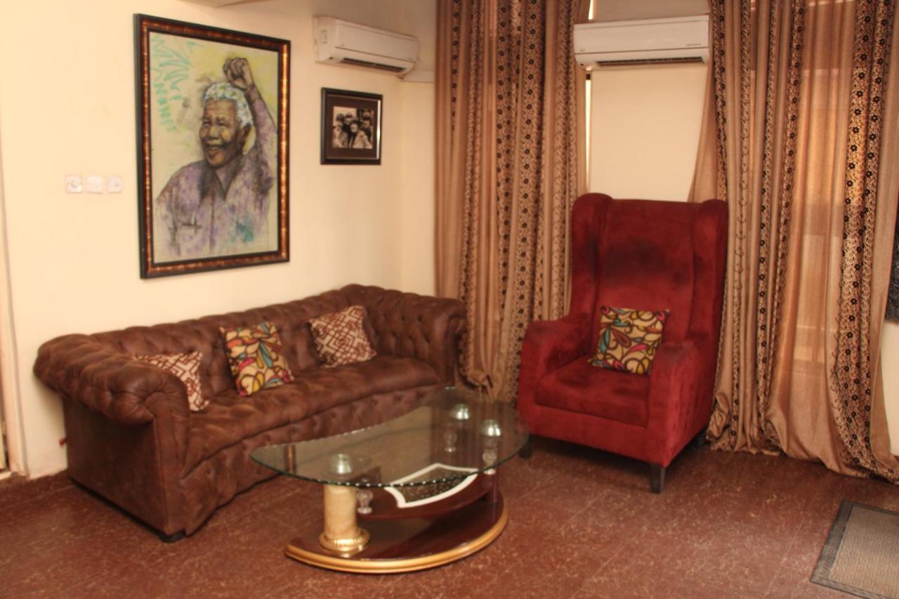 Sapphire Guest House Abuja Esterno foto